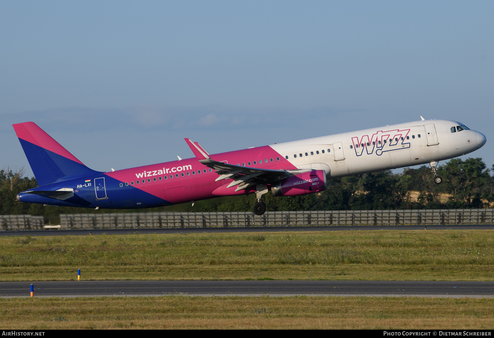 Aircraft Photo of HA-LXI | Airbus A321-231 | Wizz Air | AirHistory.net #645265
