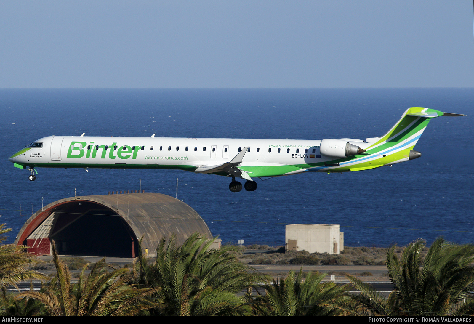 Aircraft Photo of EC-LOV | Bombardier CRJ-1000 (CL-600-2E25) | Binter Canarias | AirHistory.net #645288