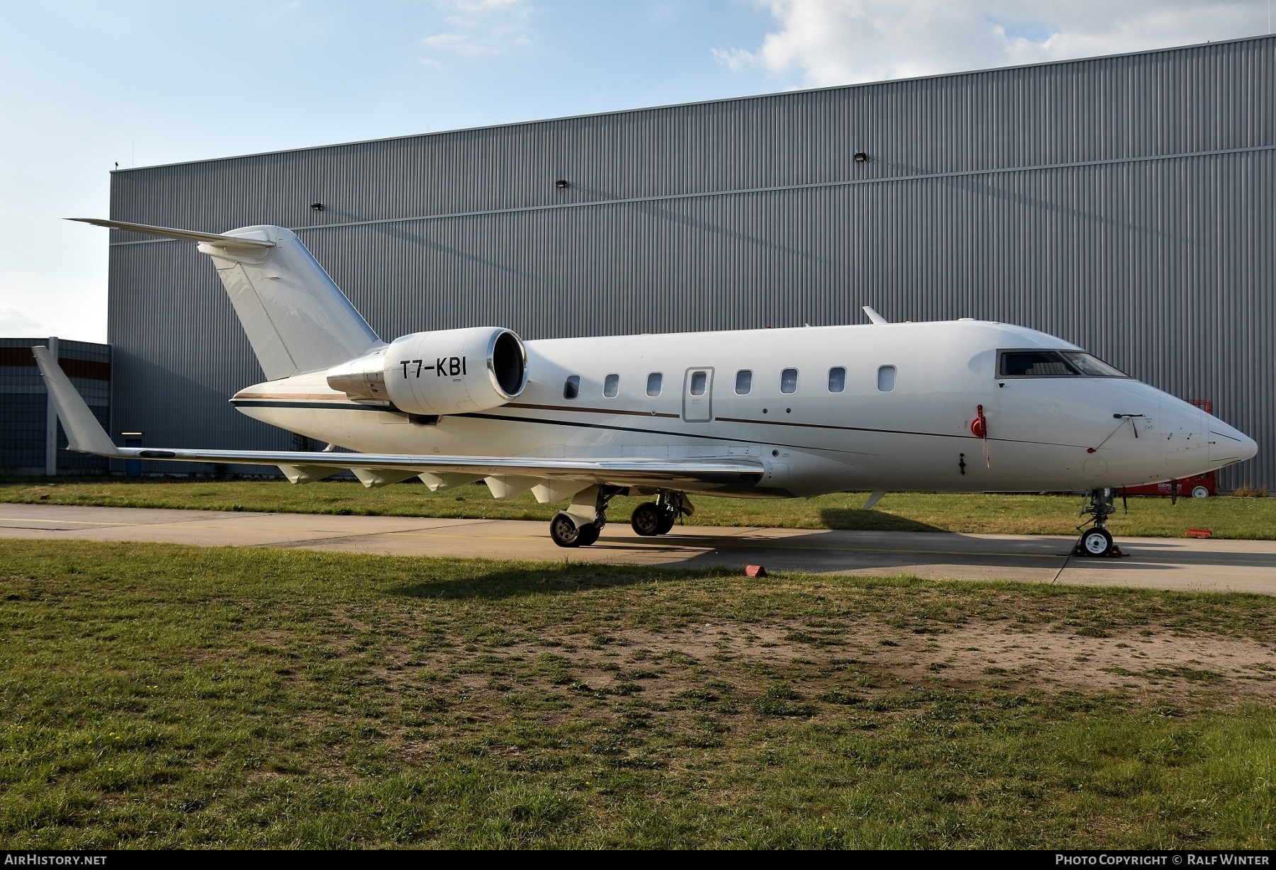 Aircraft Photo of T7-KBI | Bombardier Challenger 605 (CL-600-2B16) | AirHistory.net #645315