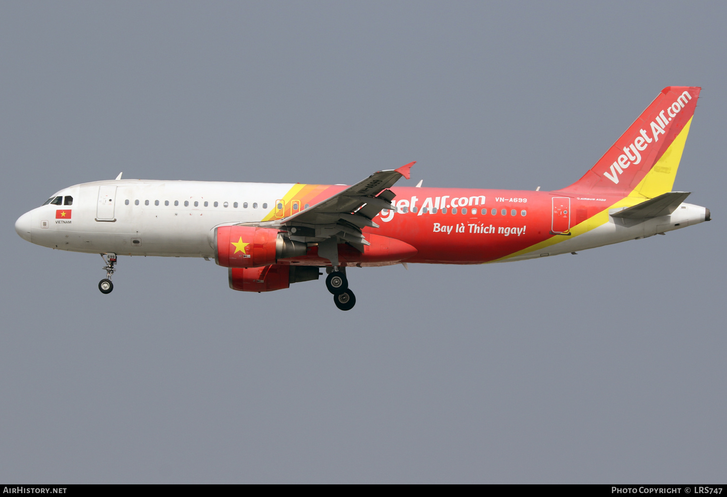 Aircraft Photo of VN-A699 | Airbus A320-214 | VietJet Air | AirHistory.net #645360