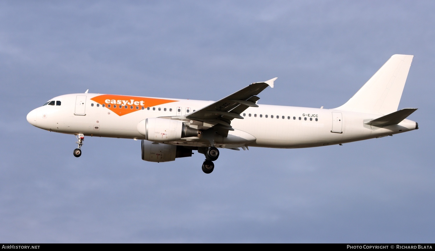 Aircraft Photo of G-EJCC | Airbus A320-214 | EasyJet | AirHistory.net #645438