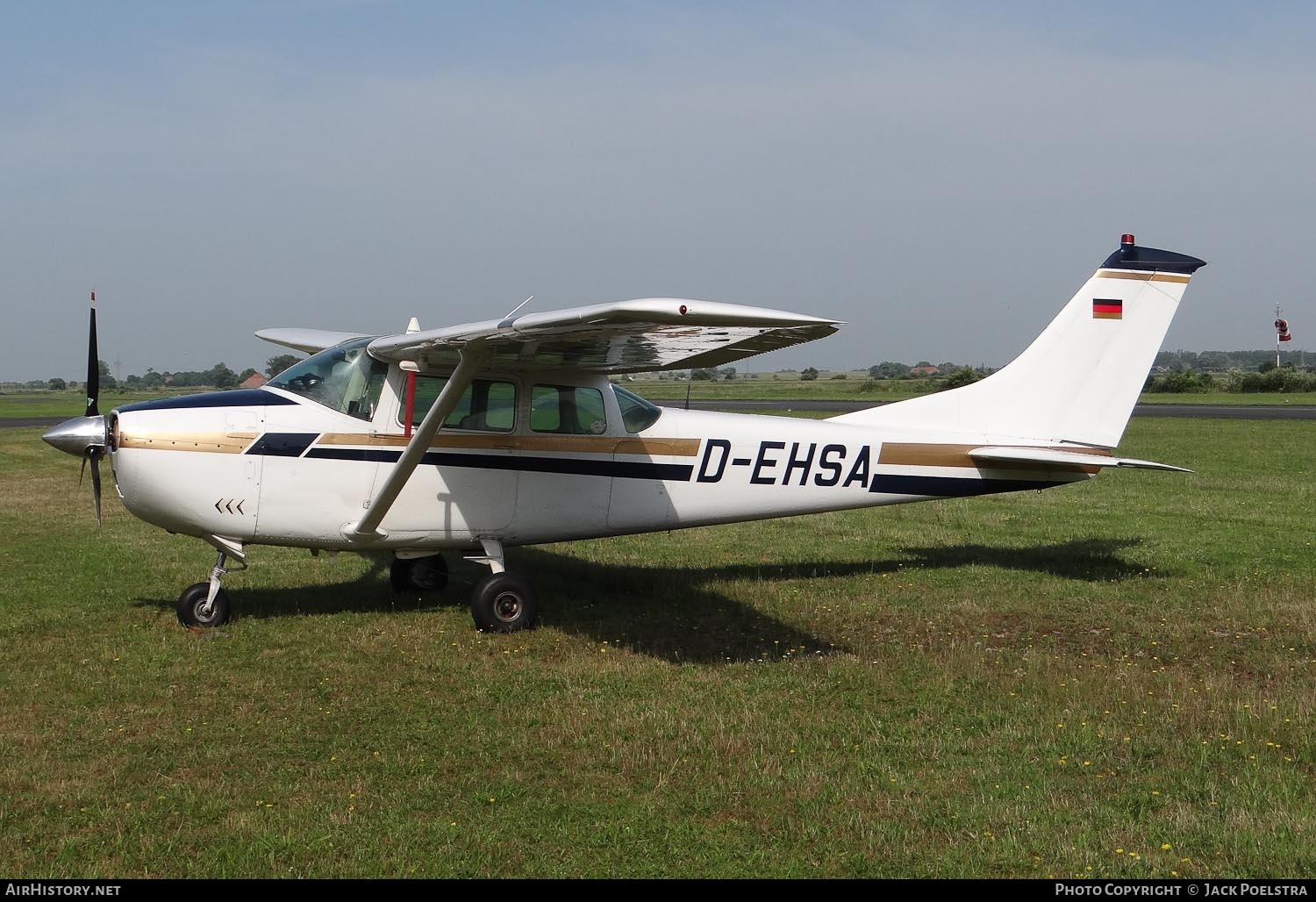 Aircraft Photo of D-EHSA | Cessna 182F Skylane | AirHistory.net #645441