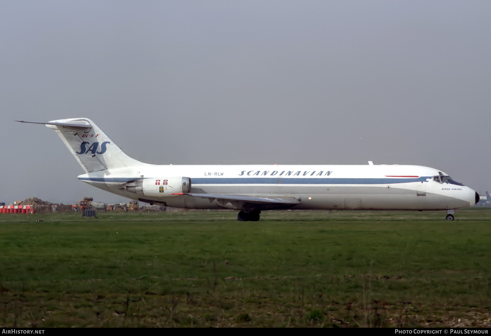 Aircraft Photo of LN-RLW | McDonnell Douglas DC-9-33F | Scandinavian Airlines - SAS | AirHistory.net #645448