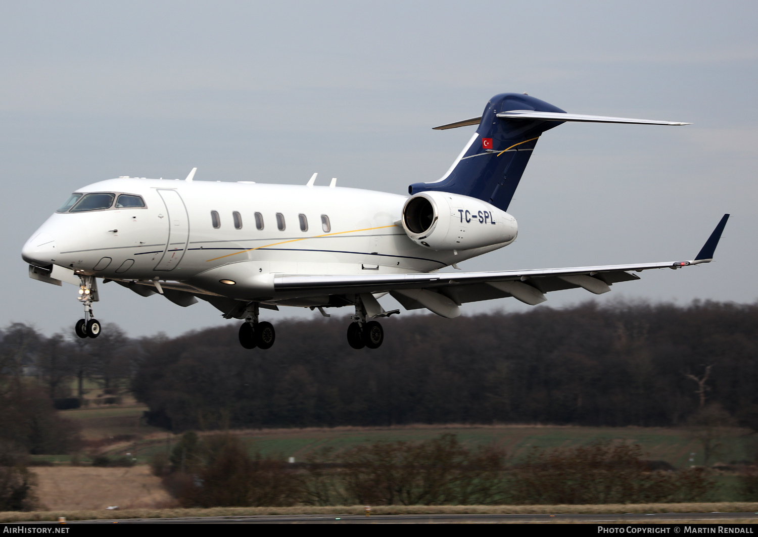 Aircraft Photo of TC-SPL | Bombardier Challenger 300 (BD-100-1A10) | AirHistory.net #645482
