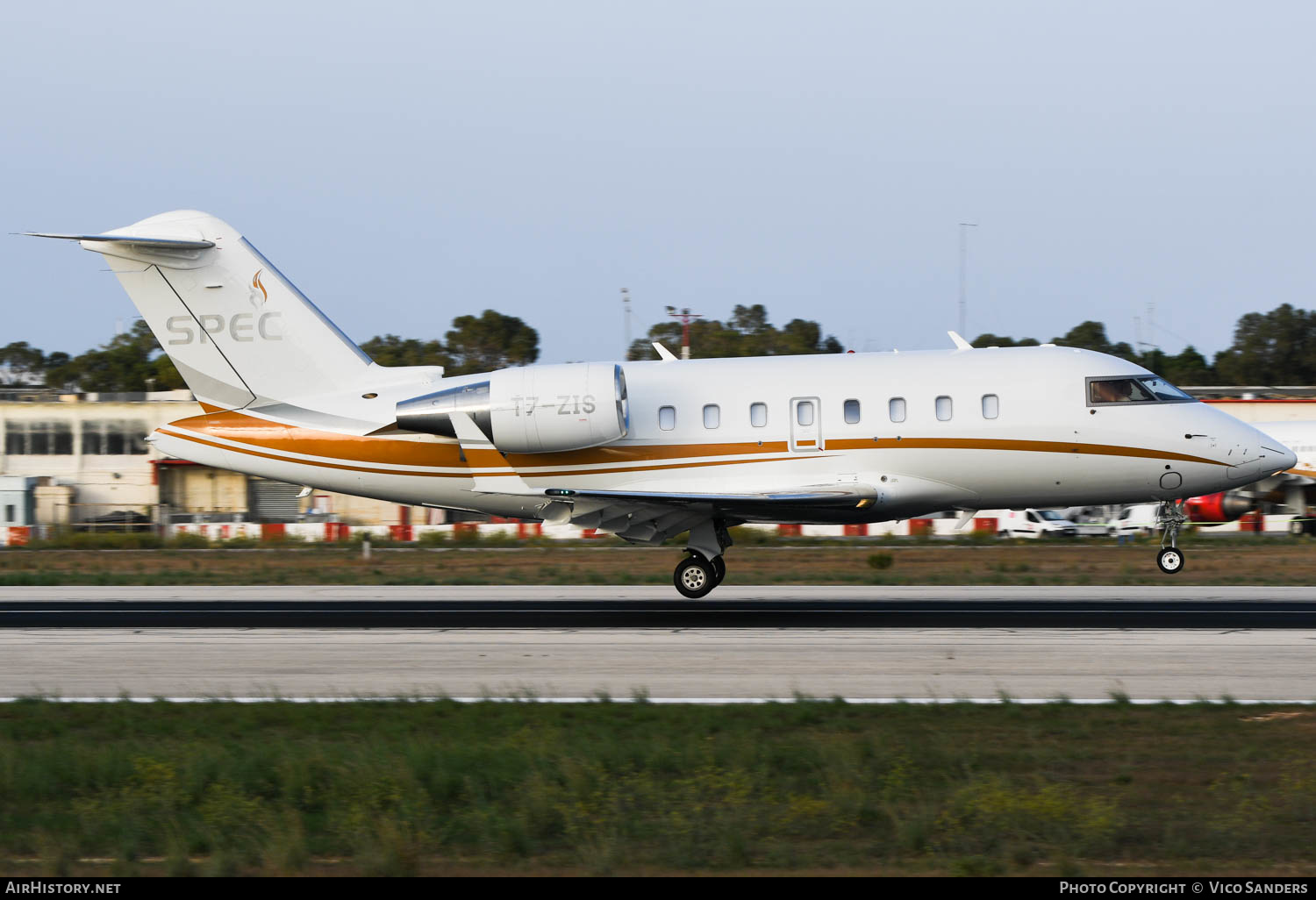 Aircraft Photo of T7-ZIS | Bombardier Challenger 650 (CL-600-2B16) | Spec Oil & Gas Technologies | AirHistory.net #645556