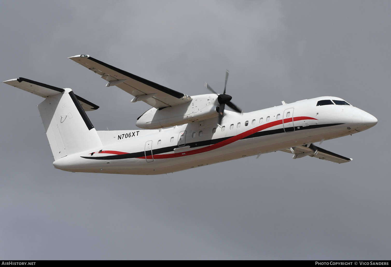 Aircraft Photo of N706XT | Bombardier DHC-8-315Q Dash 8 | AirHistory.net #645754
