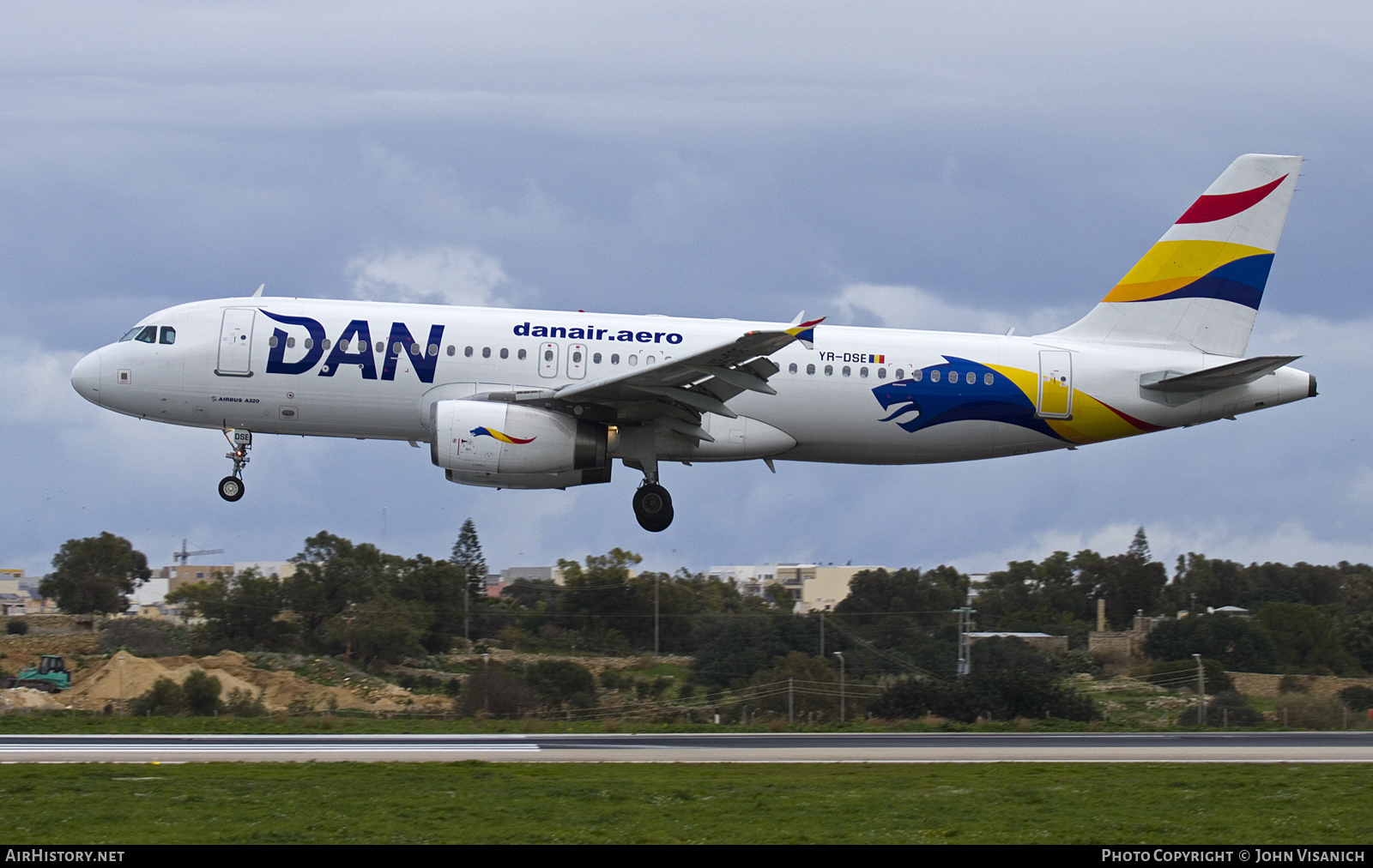 Aircraft Photo of YR-DSE | Airbus A320-232 | Dan Air | AirHistory.net #645787
