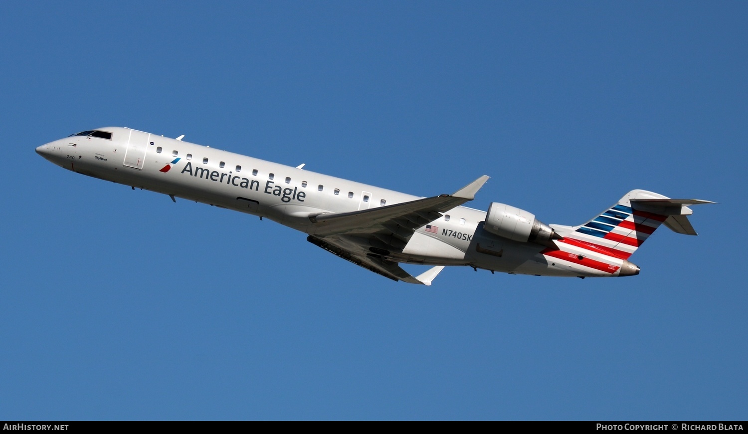 Aircraft Photo of N740SK | Bombardier CRJ-700 (CL-600-2C10) | American Eagle | AirHistory.net #645903