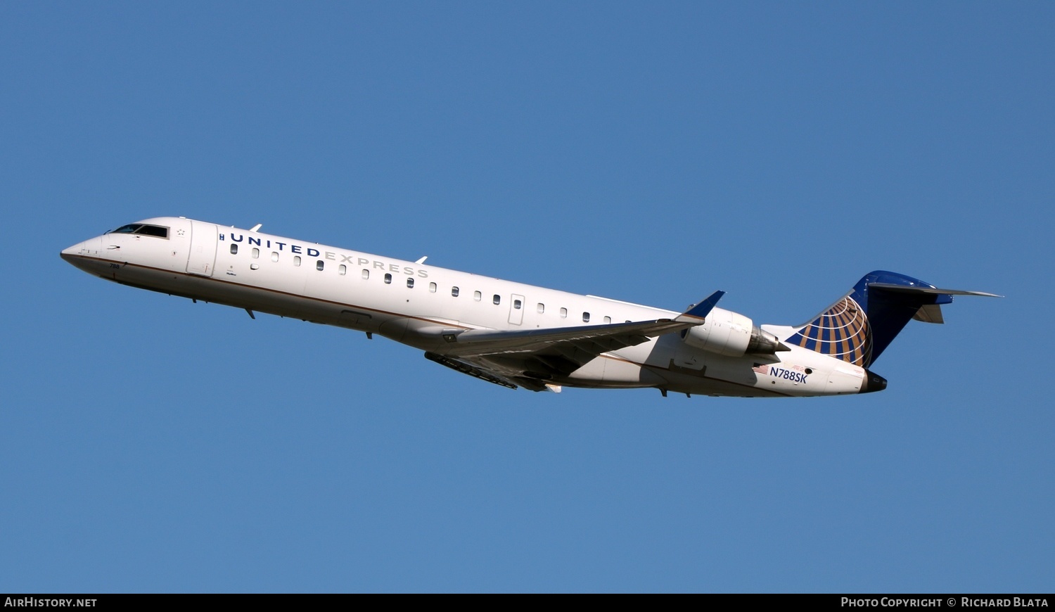 Aircraft Photo of N788SK | Bombardier CRJ-701ER (CL-600-2C10) | United Express | AirHistory.net #645911