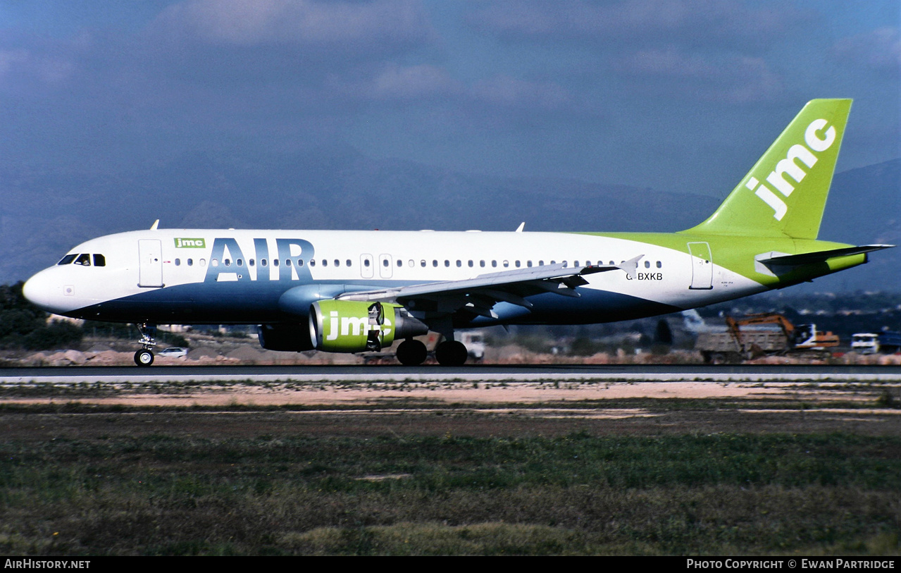Aircraft Photo of G-BXKB | Airbus A320-214 | JMC Air | AirHistory.net #645945