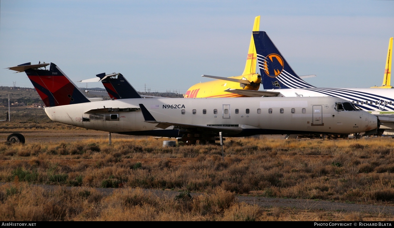 Aircraft Photo of N962CA | Bombardier CRJ-100ER (CL-600-2B19) | AirHistory.net #645980