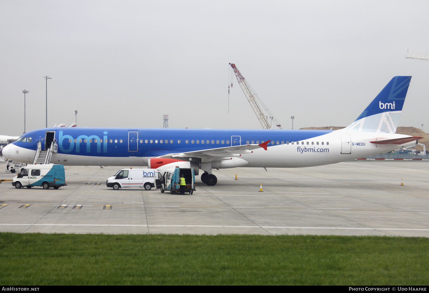 Aircraft Photo of G-MEDU | Airbus A321-231 | BMI - British Midland International | AirHistory.net #646080