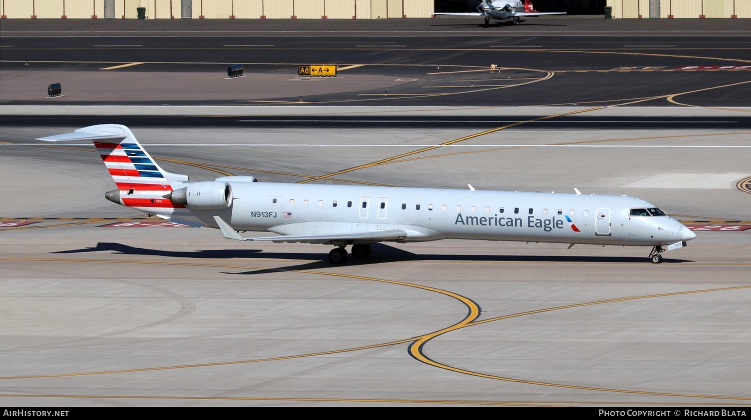 Aircraft Photo of N913FJ | Bombardier CRJ-900ER (CL-600-2D24) | American Eagle | AirHistory.net #646148
