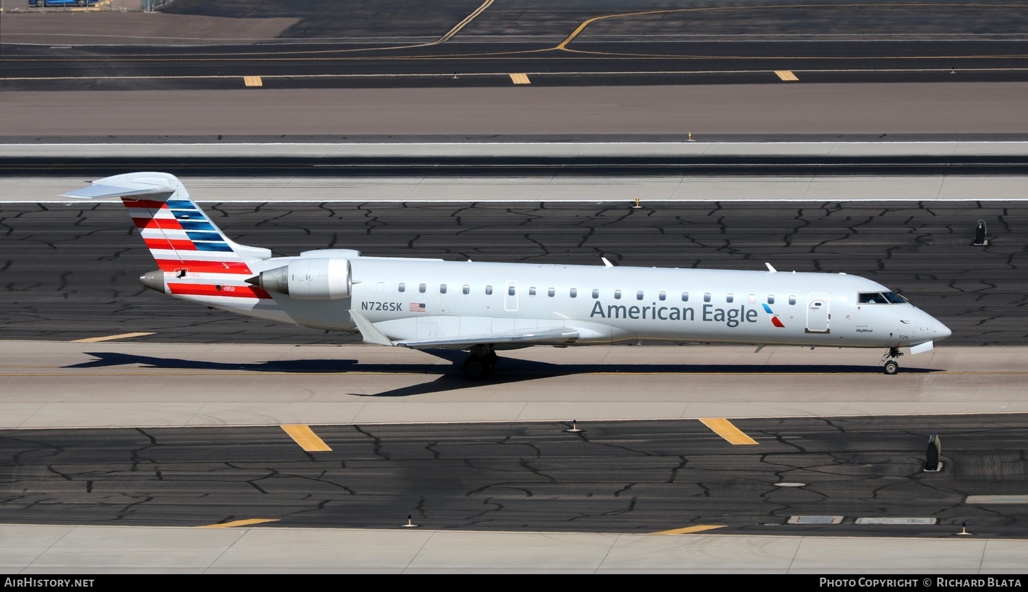 Aircraft Photo of N726SK | Bombardier CRJ-701ER (CL-600-2C10) | American Eagle | AirHistory.net #646151