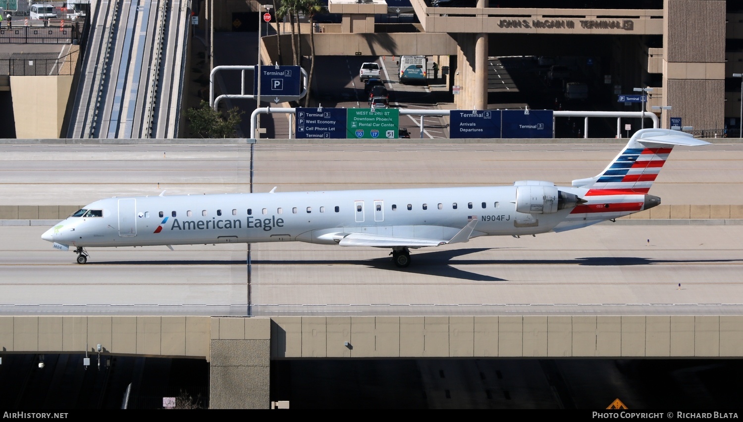Aircraft Photo of N904FJ | Bombardier CRJ-900ER (CL-600-2D24) | American Eagle | AirHistory.net #646152