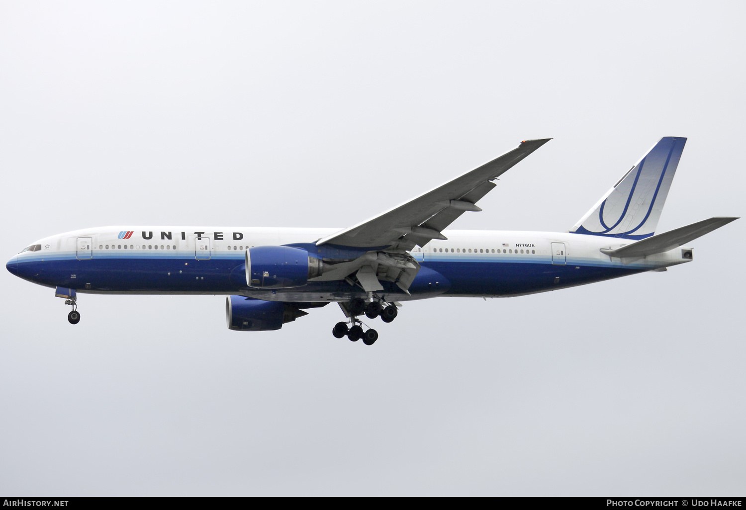 Aircraft Photo of N776UA | Boeing 777-222 | United Airlines | AirHistory.net #646193