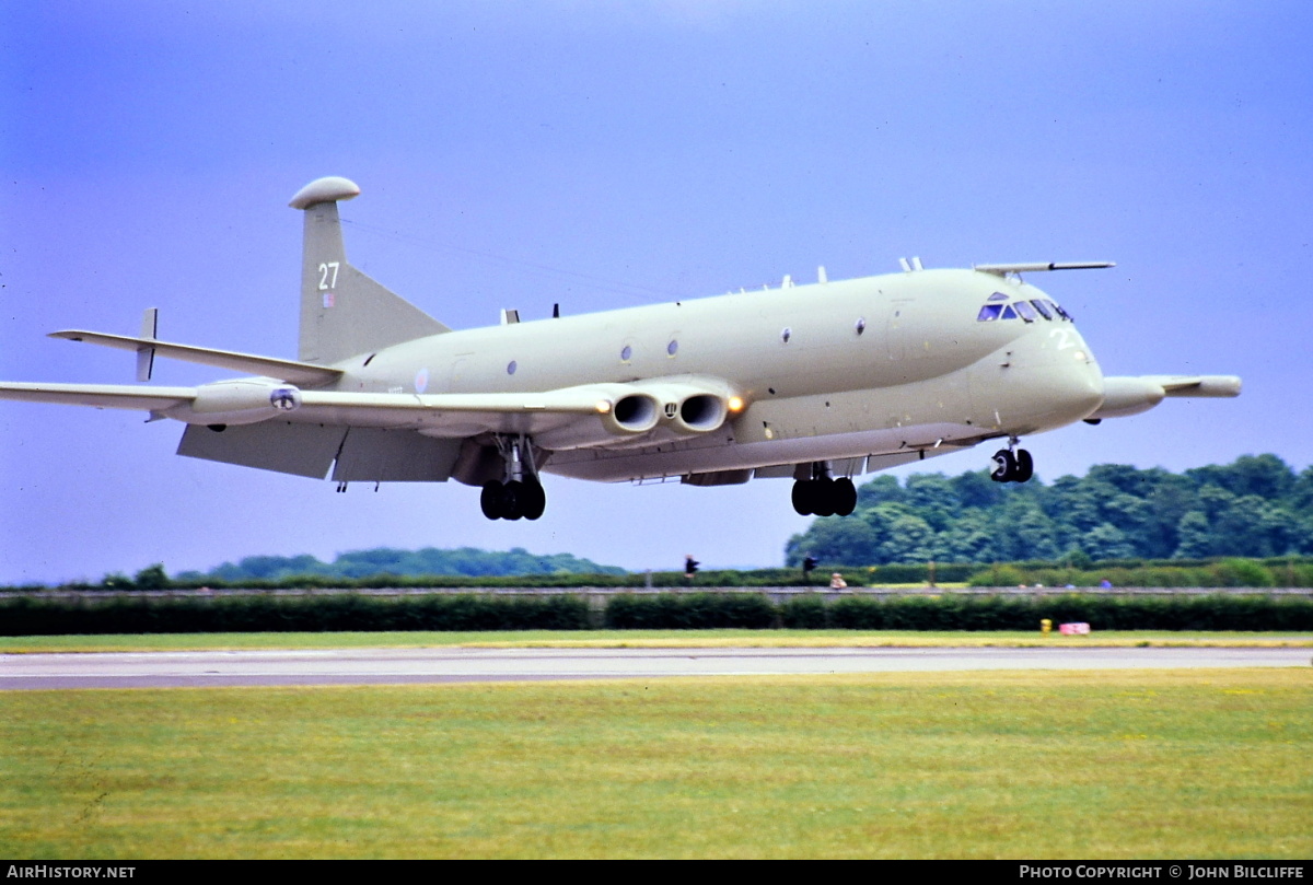 Aircraft Photo of XV227 | Hawker Siddeley Nimrod MR2P | UK - Air Force | AirHistory.net #646269