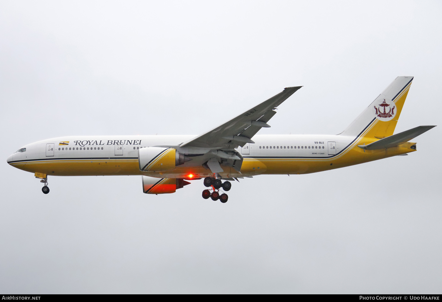 Aircraft Photo of V8-BLE | Boeing 777-212/ER | Royal Brunei Airlines | AirHistory.net #646329