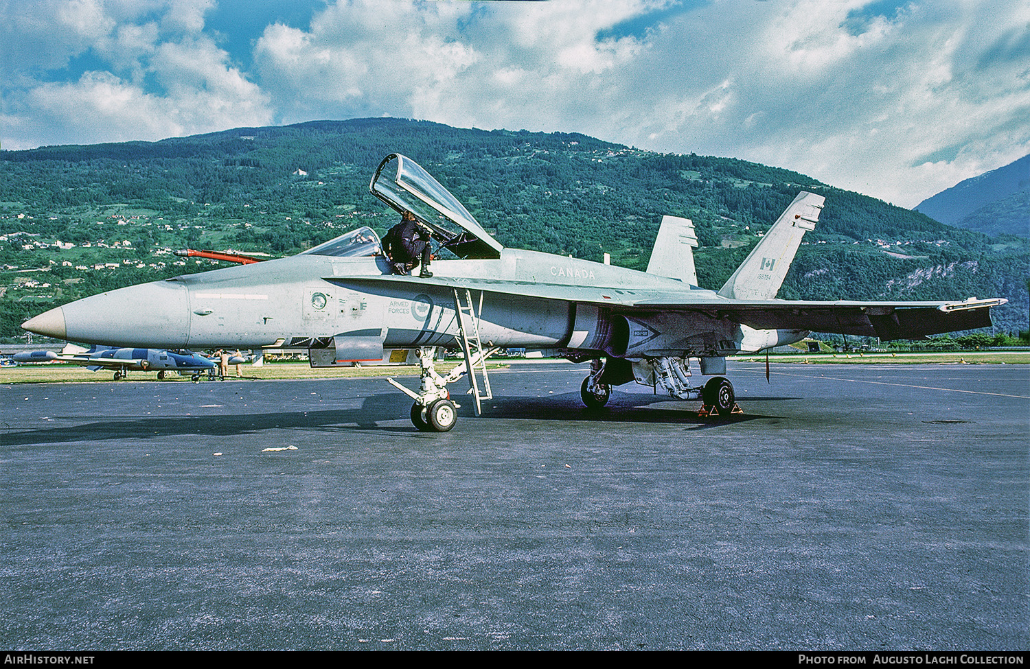 Aircraft Photo of 188754 | McDonnell Douglas CF-188A Hornet | Canada - Air Force | AirHistory.net #646571