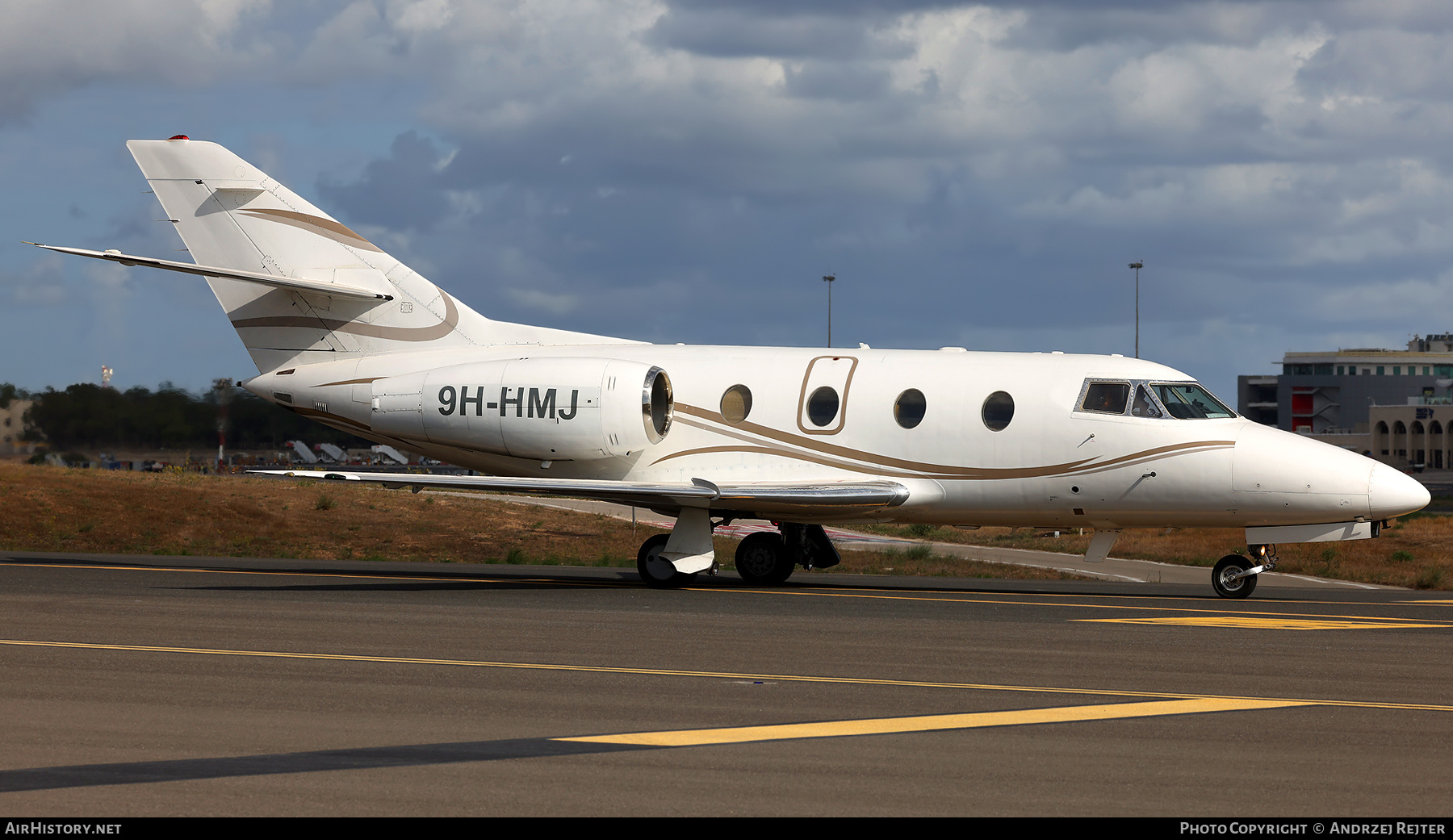 Aircraft Photo of 9H-HMJ | Dassault Falcon 100 | AirHistory.net #646680