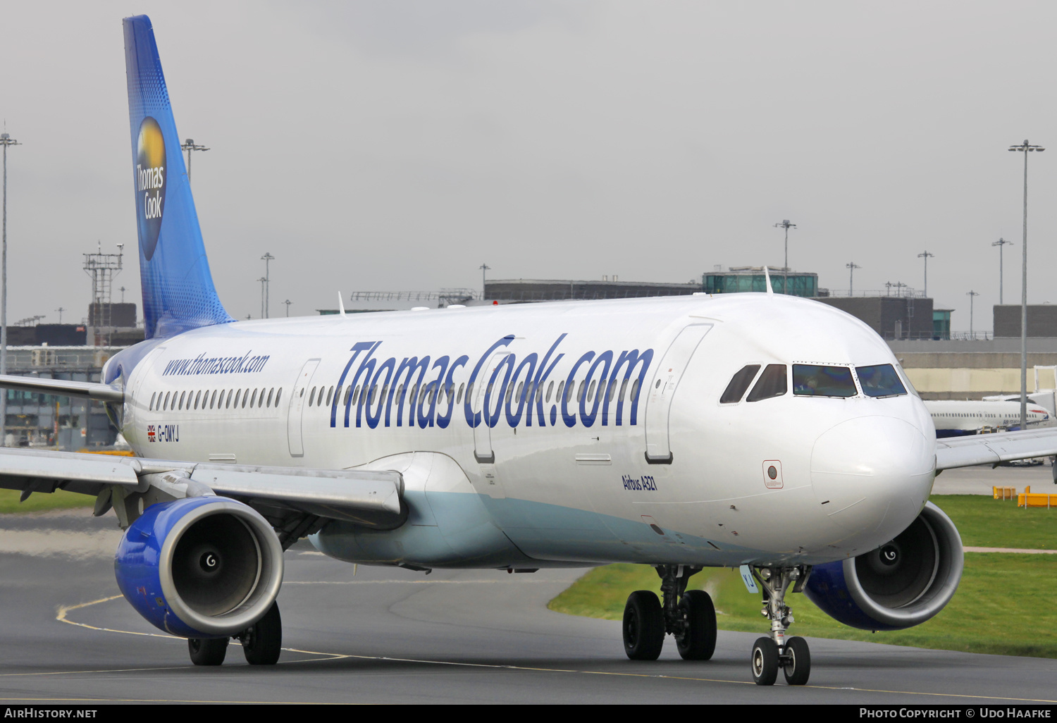 Aircraft Photo of G-OMYJ | Airbus A321-211 | Thomas Cook Airlines | AirHistory.net #646874