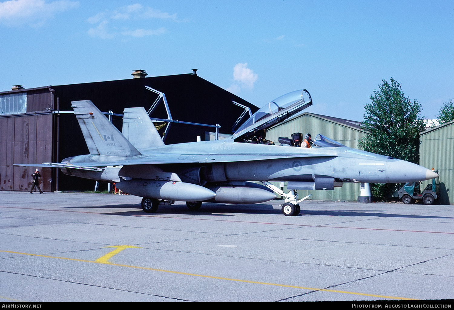 Aircraft Photo of 188922 | McDonnell Douglas CF-188B Hornet | Canada - Air Force | AirHistory.net #646879