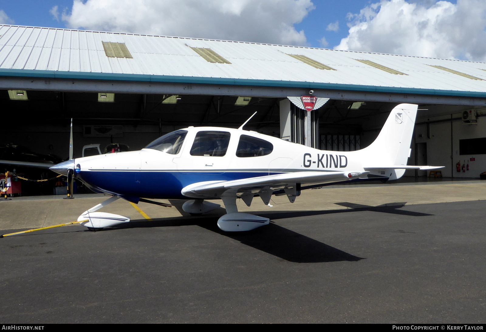 Aircraft Photo of G-KIND | Cirrus SR-20 G1 | AirHistory.net #646908