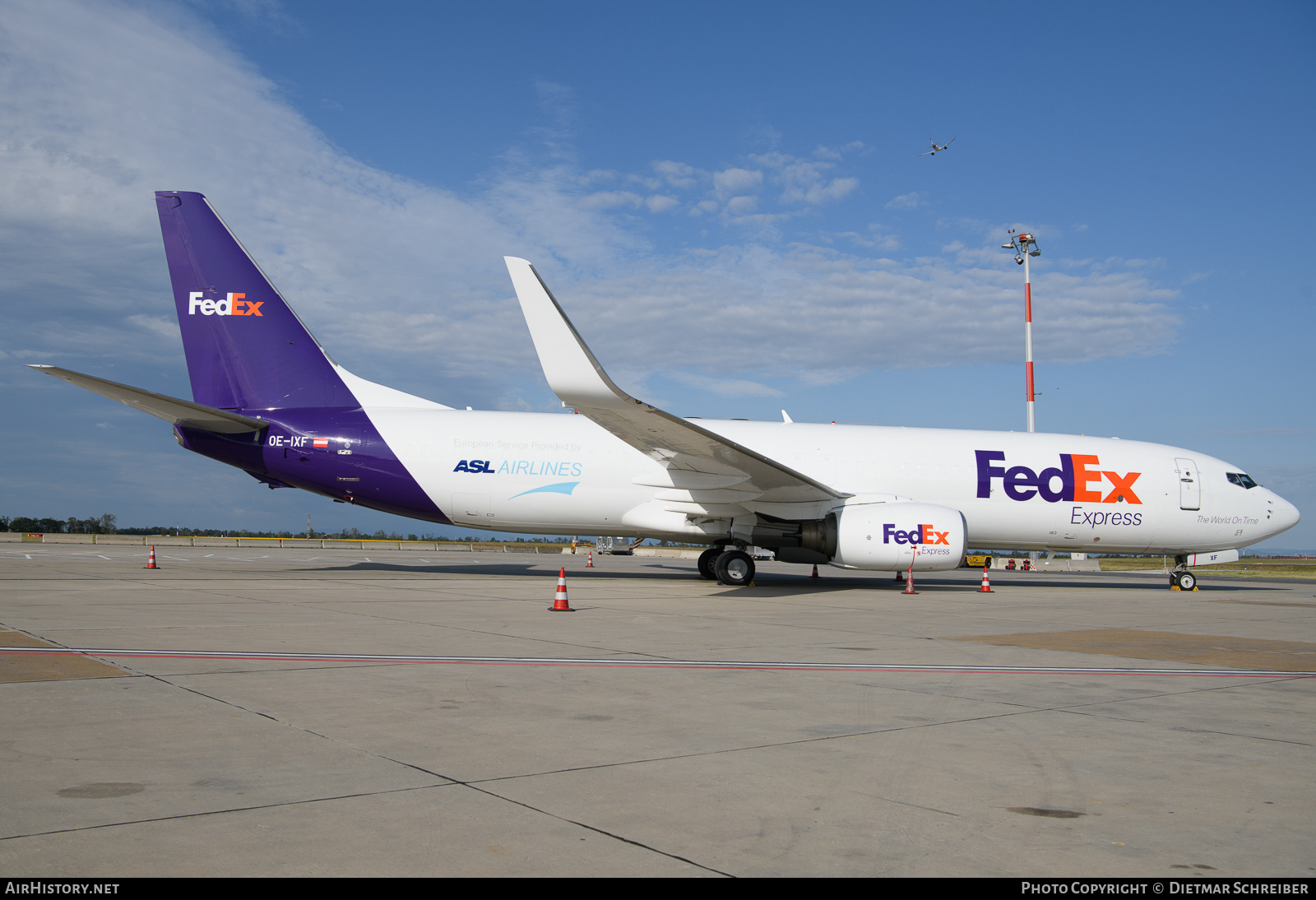 Aircraft Photo of OE-IXF | Boeing 737-86N(BCF) | FedEx Express | AirHistory.net #646964