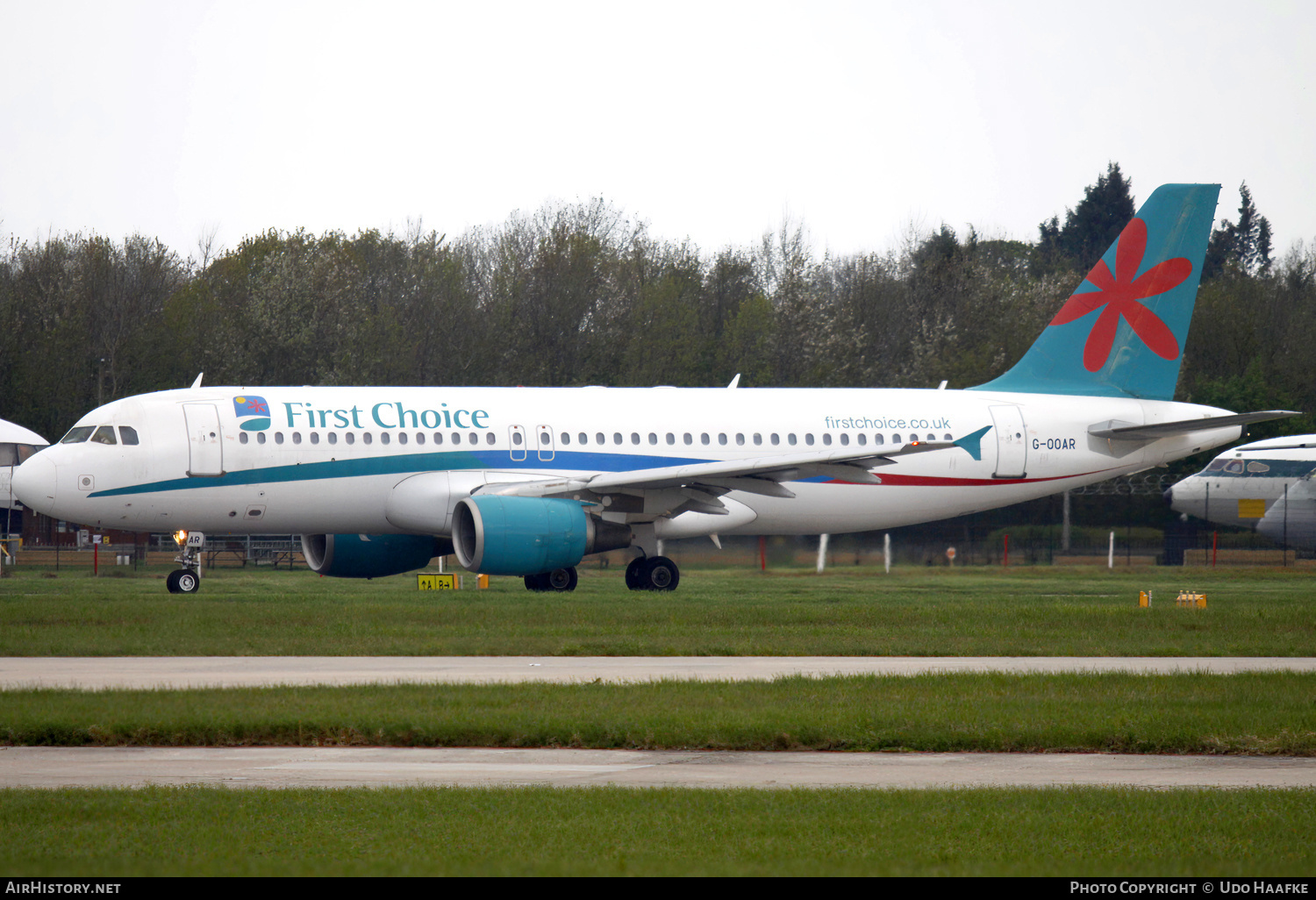 Aircraft Photo of G-OOAR | Airbus A320-214 | First Choice Airways | AirHistory.net #646983