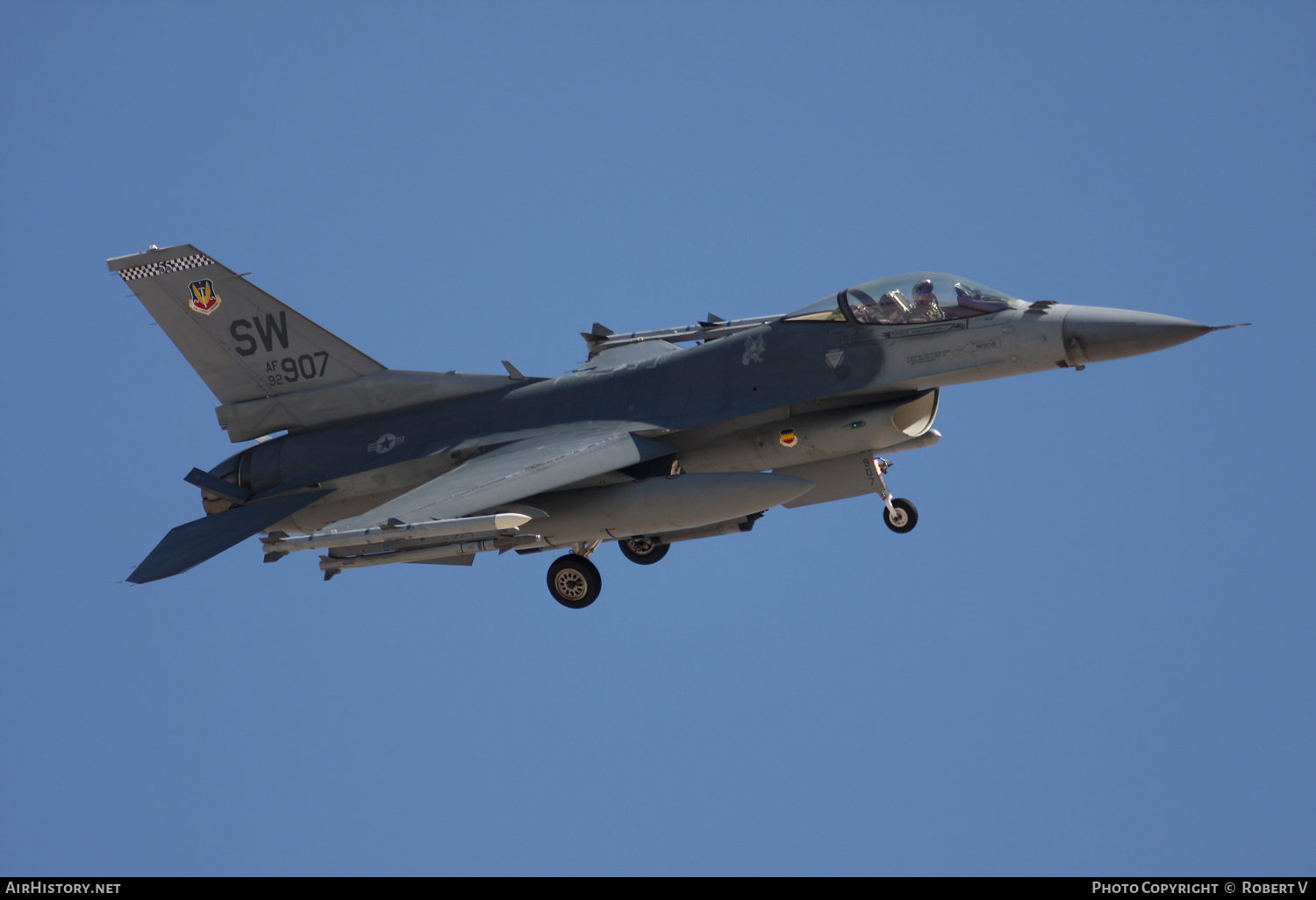 Aircraft Photo of 92-3907 / AF92-907 | General Dynamics F-16CM Fighting Falcon | USA - Air Force | AirHistory.net #647003