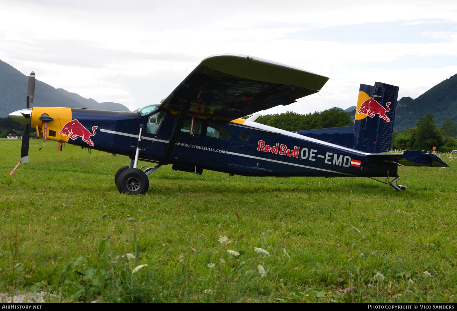 Aircraft Photo of OE-EMD | Pilatus PC-6/B2-H4 Turbo Porter | Red Bull | AirHistory.net #647130