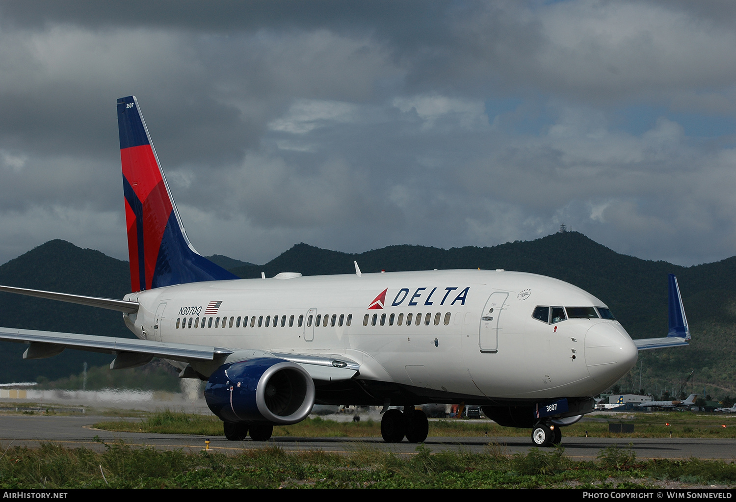 Aircraft Photo of N307DQ | Boeing 737-732 | Delta Air Lines | AirHistory.net #647139