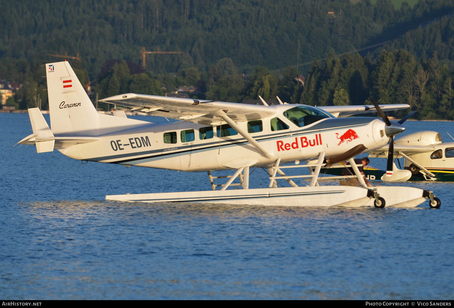 Aircraft Photo of OE-EDM | Cessna 208 Caravan I | Red Bull | AirHistory.net #647141