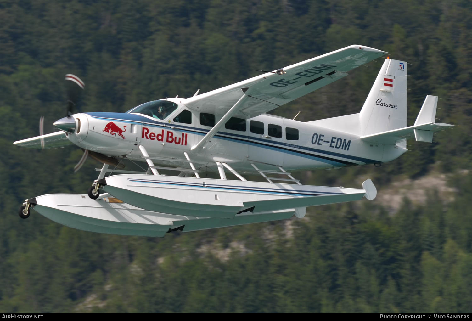 Aircraft Photo of OE-EDM | Cessna 208 Caravan I | Red Bull | AirHistory.net #647173