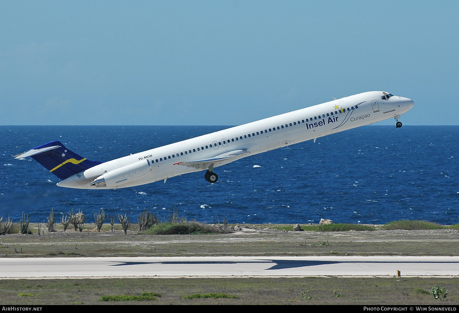 Aircraft Photo of PJ-MDB | McDonnell Douglas MD-82 (DC-9-82) | Insel Air | AirHistory.net #647250