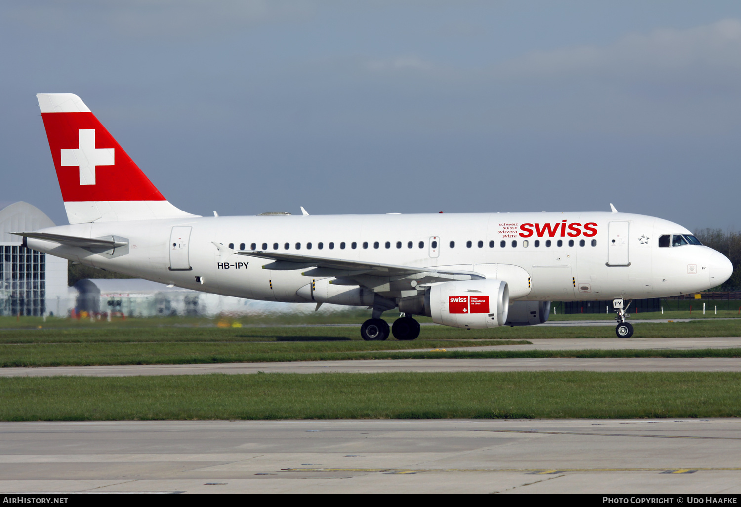 Aircraft Photo of HB-IPY | Airbus A319-112 | Swiss International Air Lines | AirHistory.net #647273