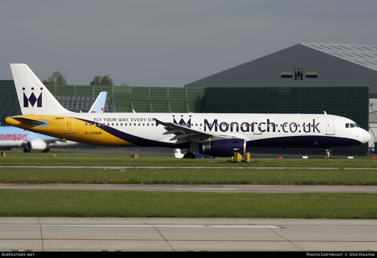 Aircraft Photo of G-OZBM | Airbus A321-231 | Monarch Airlines | AirHistory.net #647275