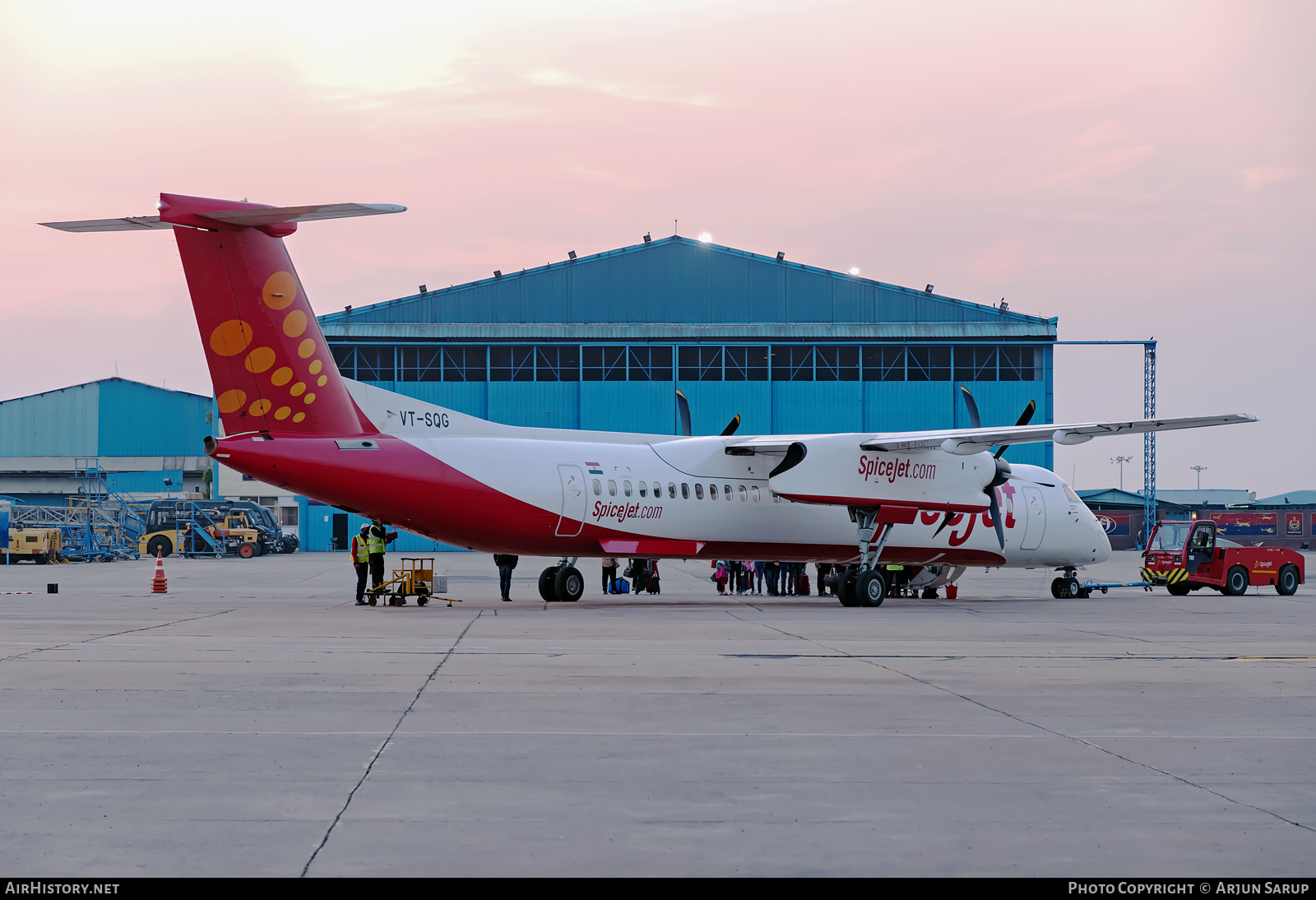 Aircraft Photo of VT-SQG | Bombardier DHC-8-402 Dash 8 | SpiceJet | AirHistory.net #647284