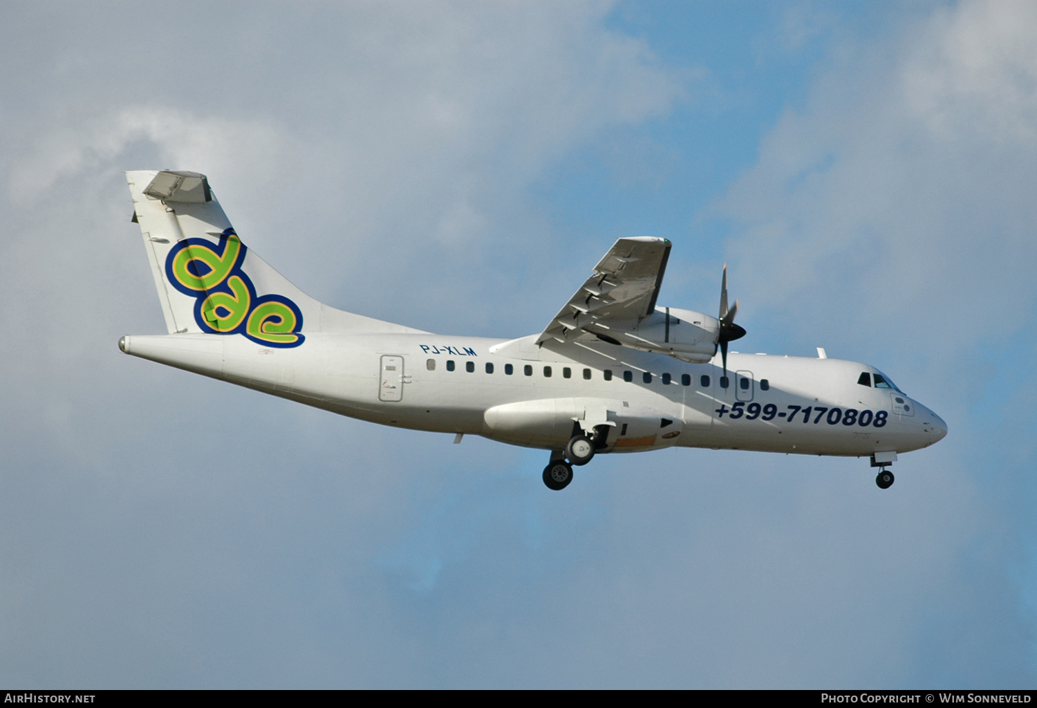 Aircraft Photo of PJ-XLM | ATR ATR-42-320 | DAE - Dutch Antilles Express | AirHistory.net #647322