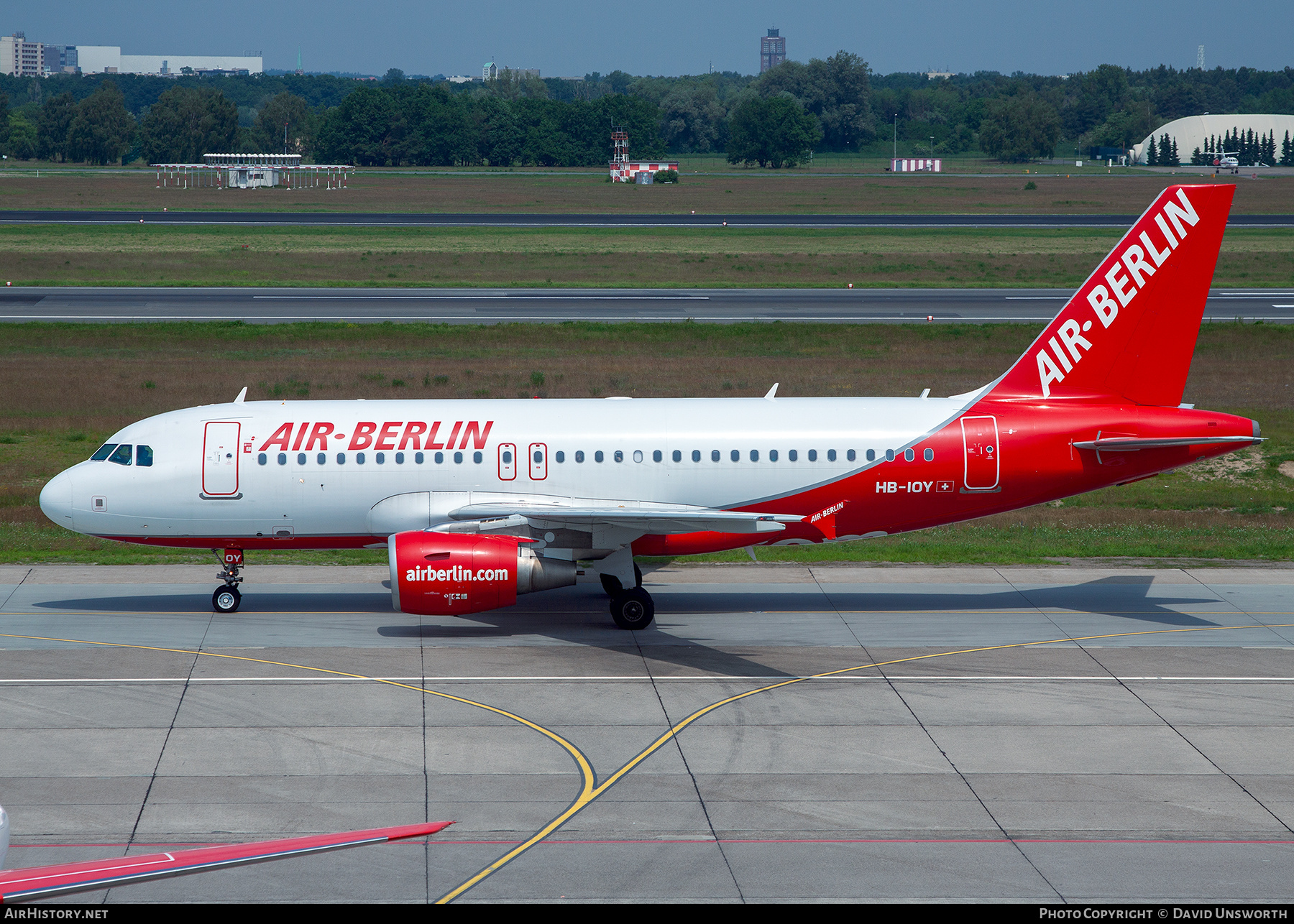 Aircraft Photo of HB-IOY | Airbus A319-112 | Air Berlin | AirHistory.net #647415