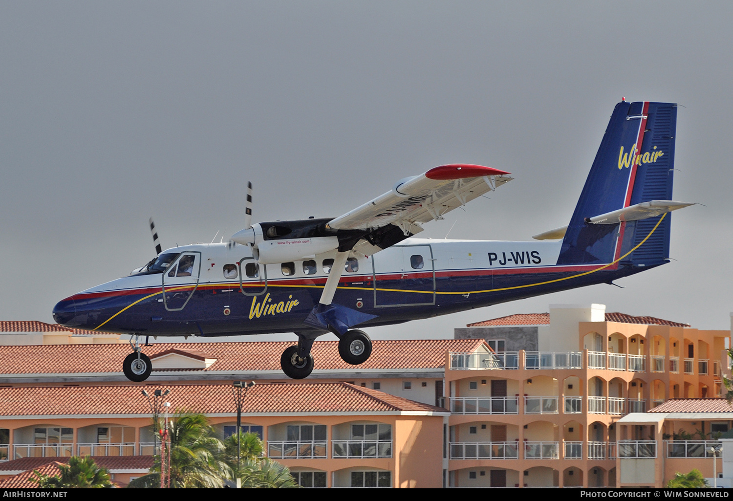 Aircraft Photo of PJ-WIS | De Havilland Canada DHC-6-300 Twin Otter | Winair - Windward Islands Airways | AirHistory.net #647440