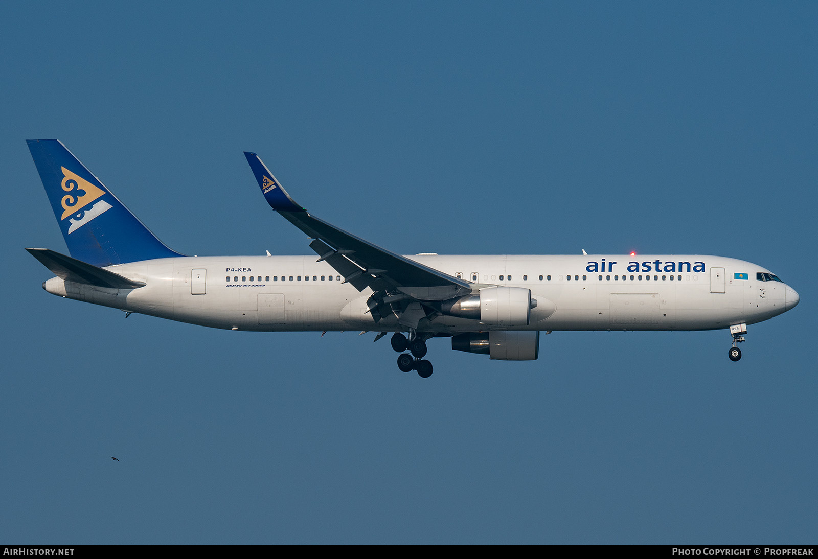 Aircraft Photo of P4-KEA | Boeing 767-31K/ER | Air Astana | AirHistory.net #647633