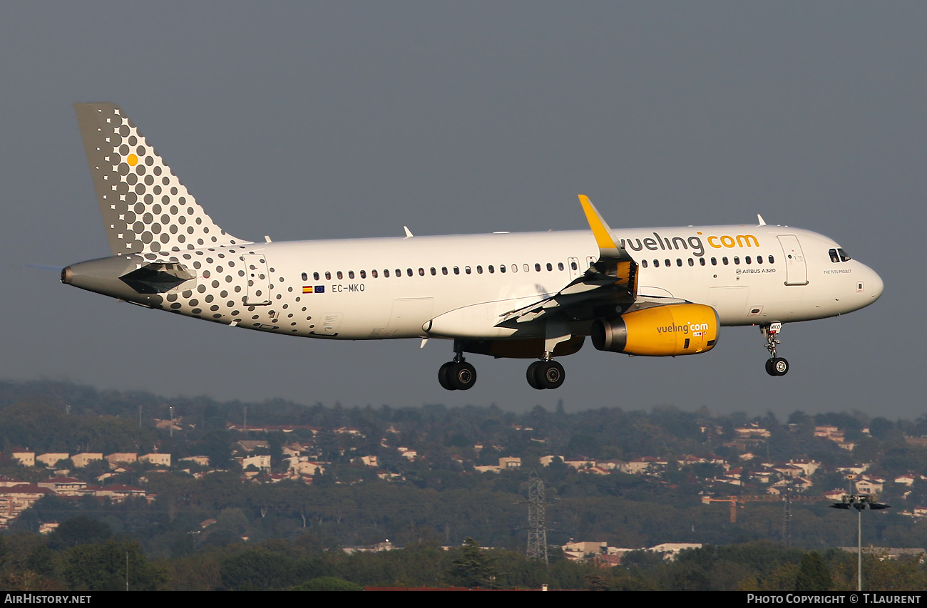 Aircraft Photo of EC-MKO | Airbus A320-232 | Vueling Airlines | AirHistory.net #647657
