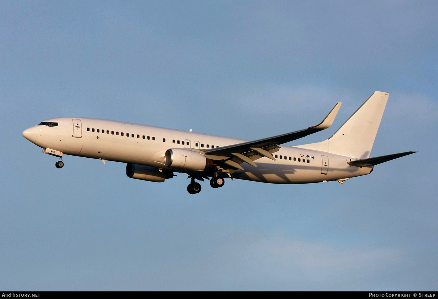 Aircraft Photo of LY-MGM | Boeing 737-8EH | AirHistory.net #647668