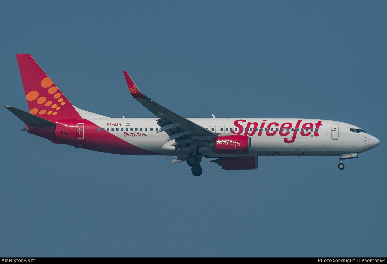 Aircraft Photo of VT-SZN | Boeing 737-8SH | SpiceJet | AirHistory.net #647669