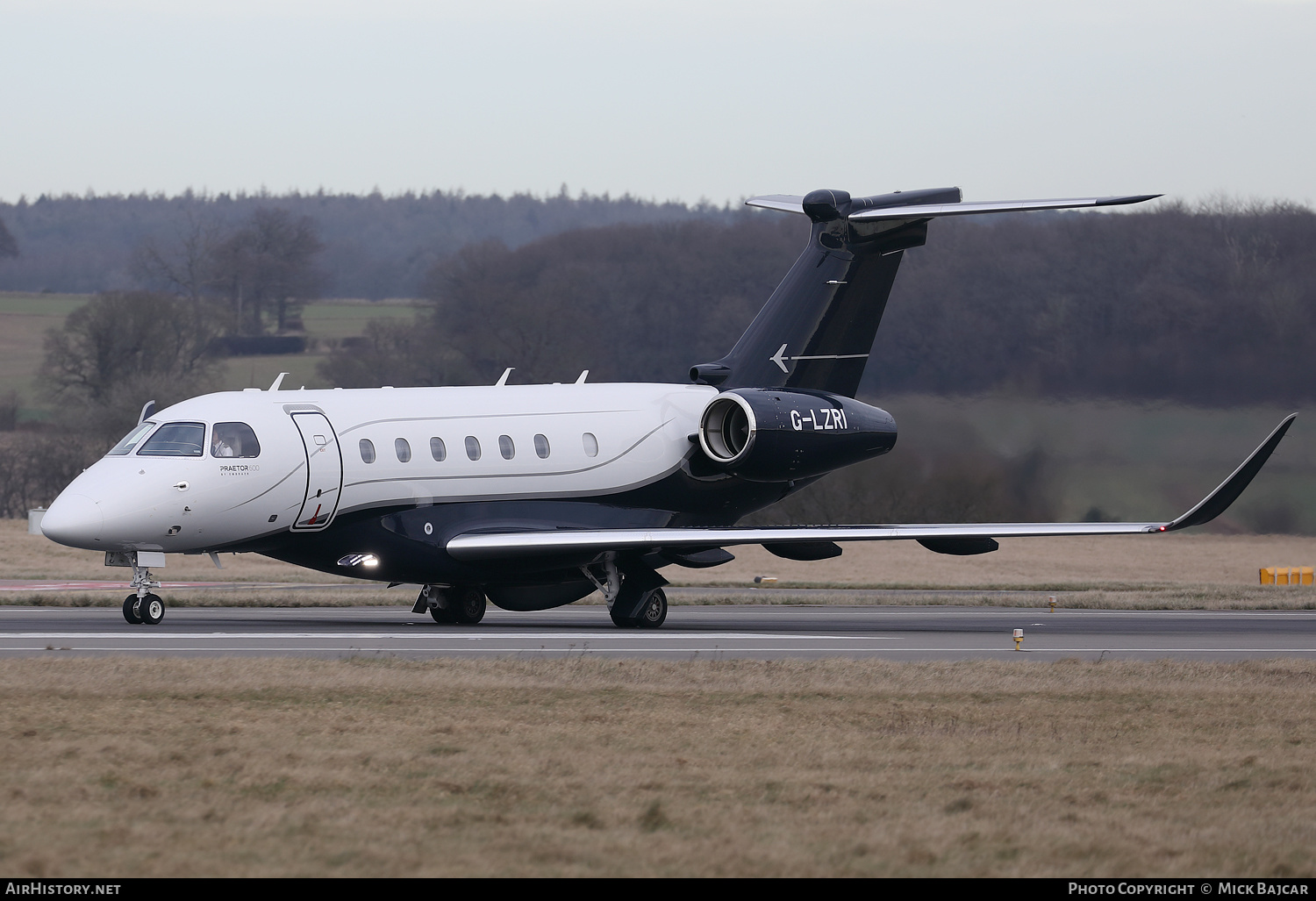 Aircraft Photo of G-LZRI | Embraer EMB-550 Praetor 600 | AirHistory.net #647670