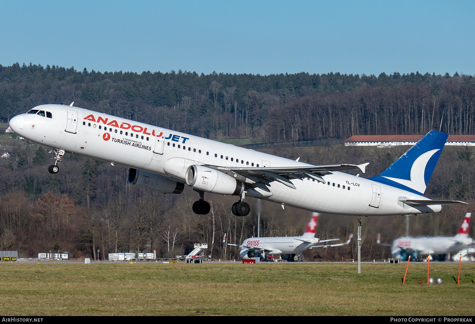 Aircraft Photo of YL-LCV | Airbus A321-231 | AnadoluJet | AirHistory.net #647728