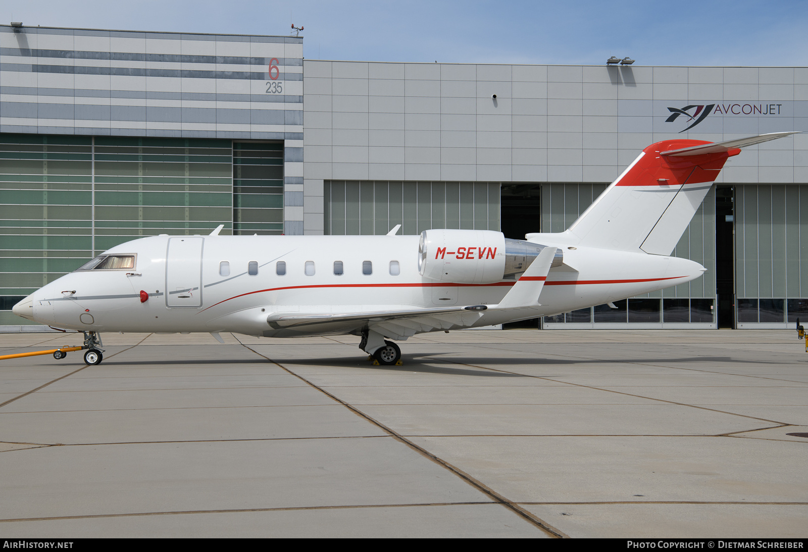 Aircraft Photo of M-SEVN | Bombardier Challenger 605 (CL-600-2B16) | AirHistory.net #647758