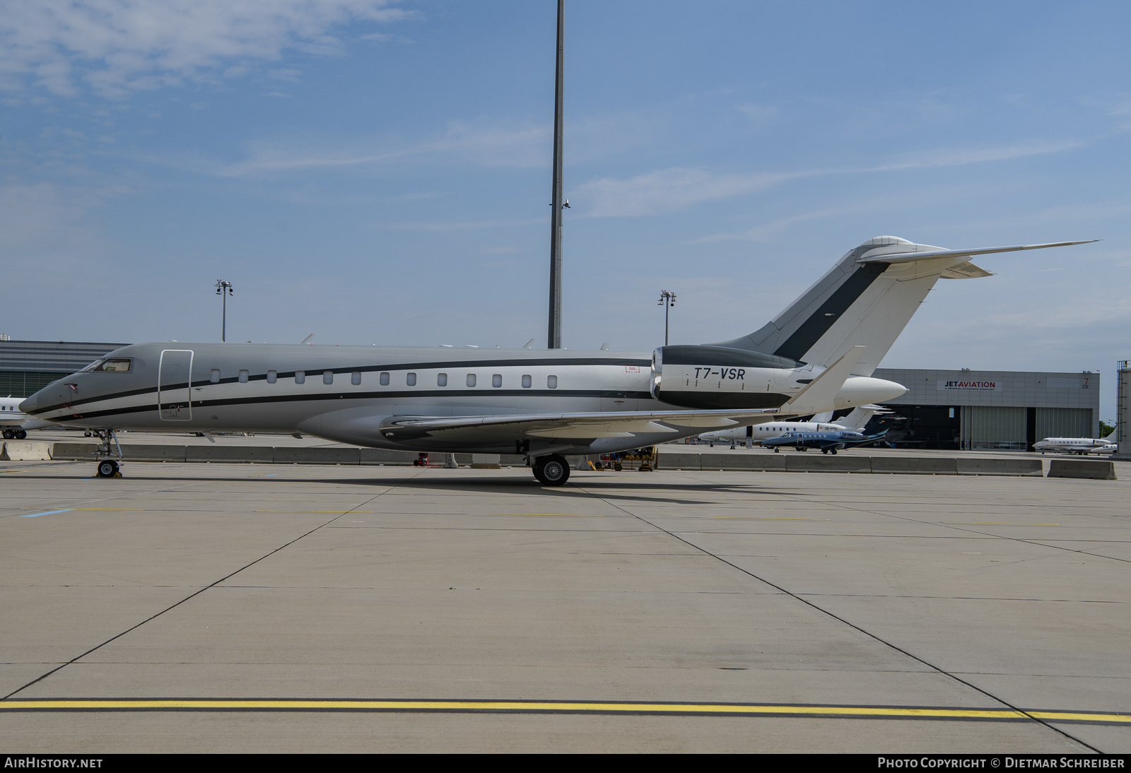 Aircraft Photo of T7-VSR | Bombardier Global Express XRS (BD-700-1A10) | AirHistory.net #647805