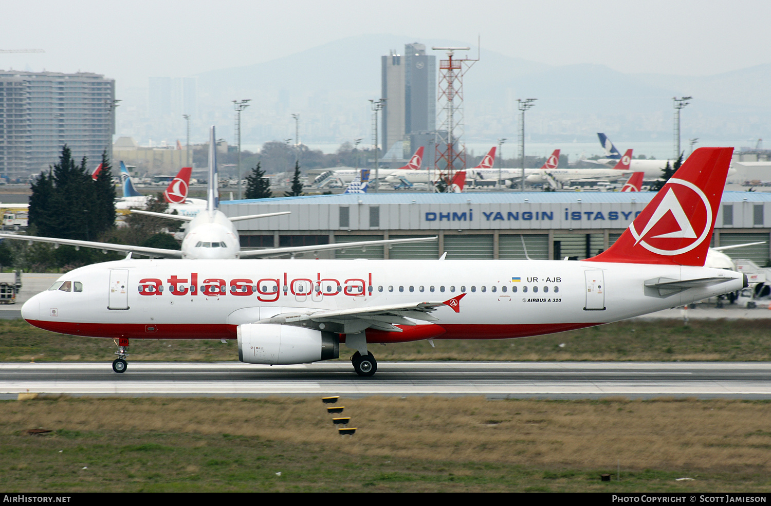 Aircraft Photo of UR-AJB | Airbus A320-233 | AtlasGlobal Airlines | AirHistory.net #647854